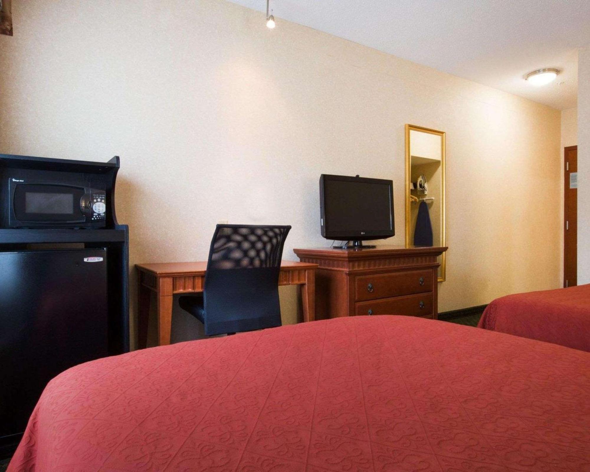 Econo Lodge Glens Falls - Lake George Kültér fotó