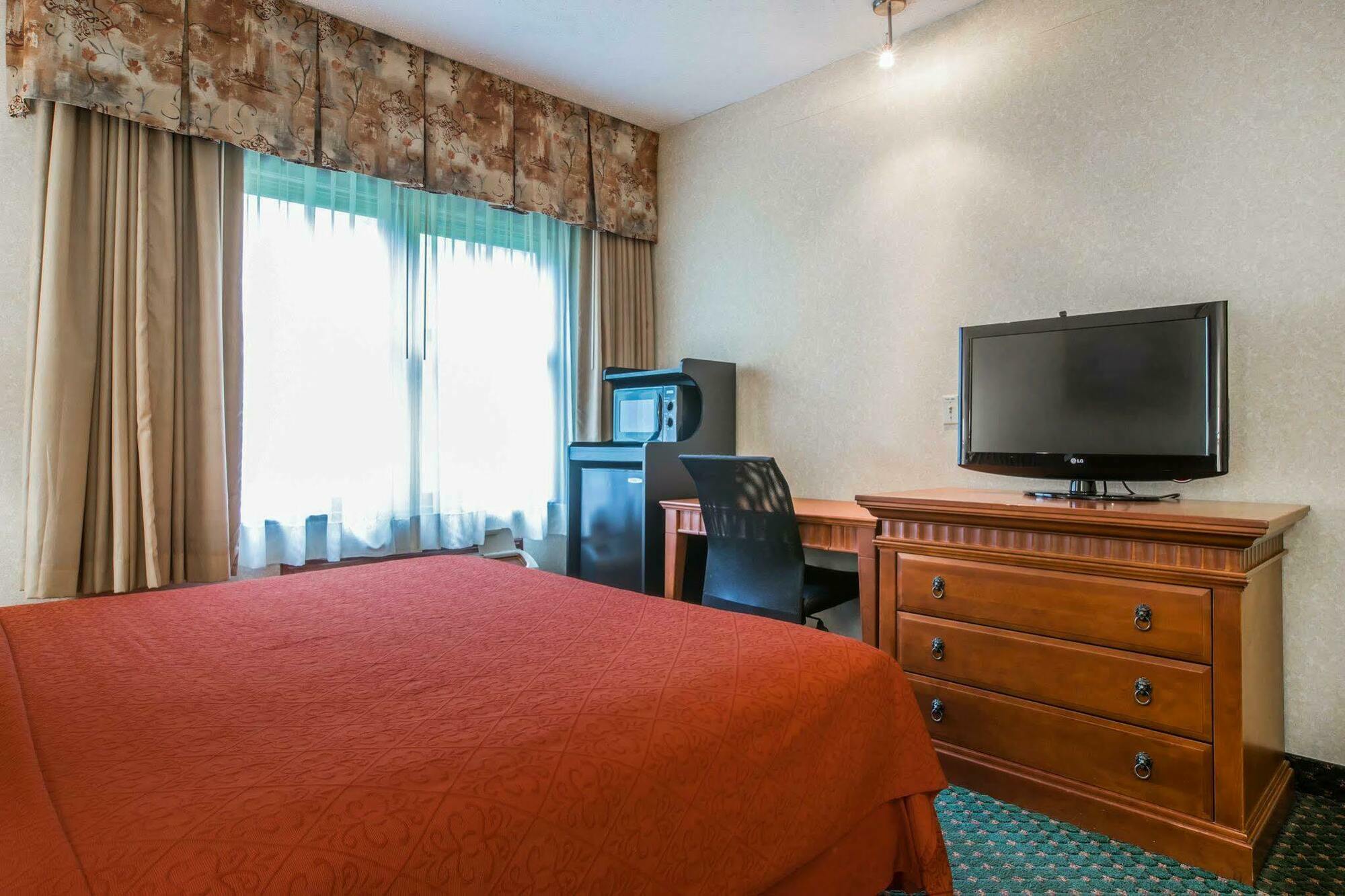 Econo Lodge Glens Falls - Lake George Kültér fotó